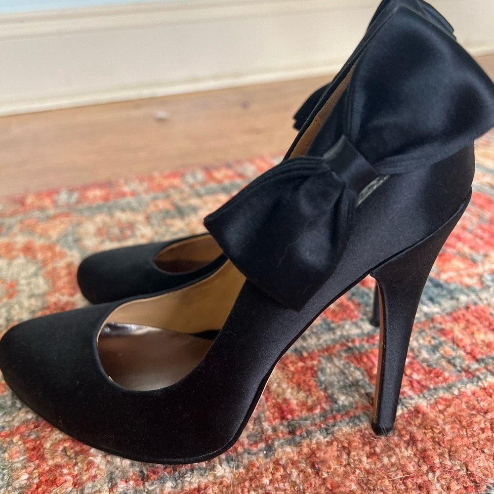 Badgley Mischka Black Satin Heels with Bow Accent